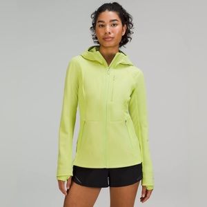 Lululemon Cross Chill Jacket RepelShell- wasabi colour